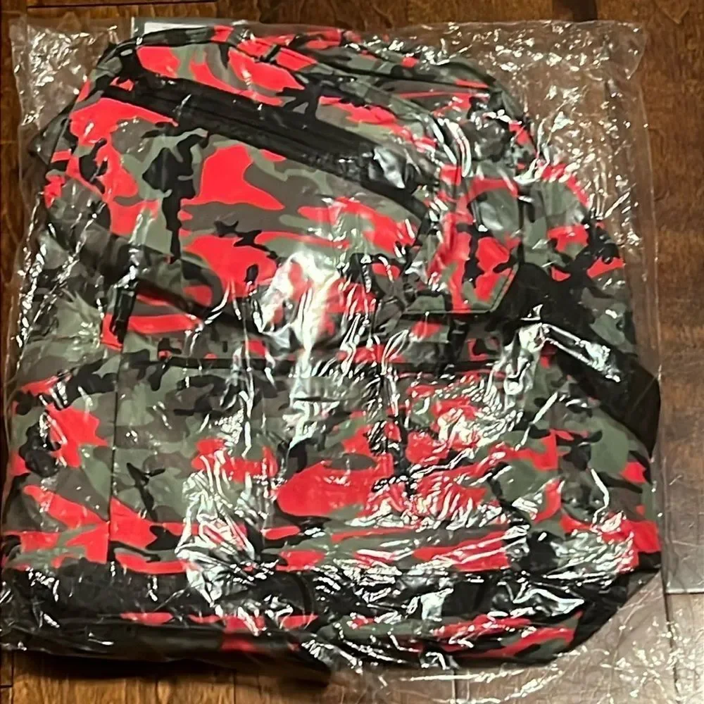 NWT Badgley Mischka Nylon Pink Camo Backpack w/ Removable Belt Bag‎